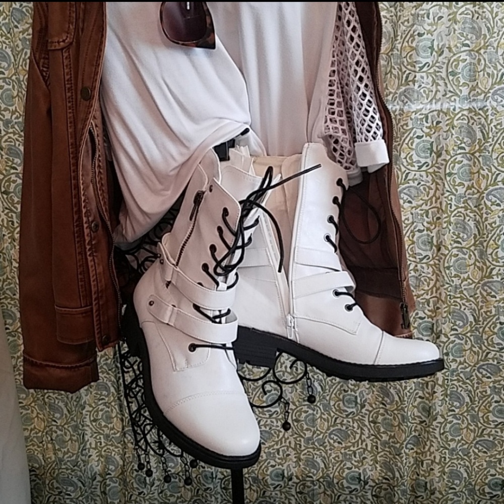 🖤🖤Carlos Santana white combat boots🖤🖤